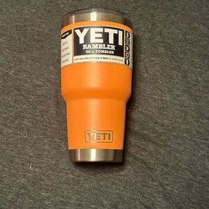 Yeti 30 oz tumbler in coral